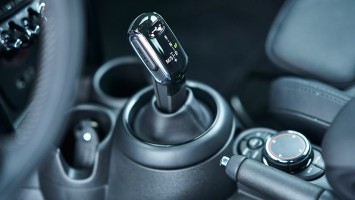 ТРАНСМІСІЯ З ПОДВІЙНИМ ЗЧЕПЛЕННЯМ В MINI - КОРОБКА ПЕРЕДВЧ ПРИСКОРЕНОЇ ДІЇ ПІДВИЩУЄ ЗАДОВОЛЕННЯ ВІД ВОДІННЯ. ТРАНСМІСІЯ З ПОДВІЙНИМ ЗЧЕПЛЕННЯМ В MINI - КОРОБКА ПЕРЕДВЧ ПРИСКОРЕНОЇ ДІЇ ПІДВИЩУЄ ЗАДОВОЛЕННЯ ВІД ВОДІННЯ.