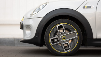 Новий повністю електричний MINI Cooper SE: старт продажів в Україні. Новий повністю електричний MINI Cooper SE: старт продажів в Україні.