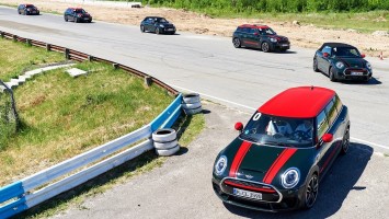 Драйв у чистому вигляді. BMW & MINI Power Days 2018 Драйв у чистому вигляді. BMW & MINI Power Days 2018