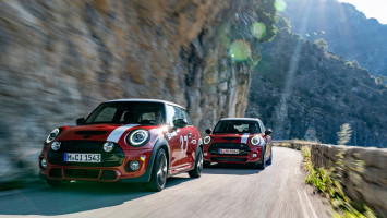 НОМЕР 37 ПОВЕРНУВСЯ НА СТАРТ. ЕКСКЛЮЗИВНА СЕРІЯ MINI PADDY HOPKIRK EDITION. НОМЕР 37 ПОВЕРНУВСЯ НА СТАРТ. ЕКСКЛЮЗИВНА СЕРІЯ MINI PADDY HOPKIRK EDITION.
